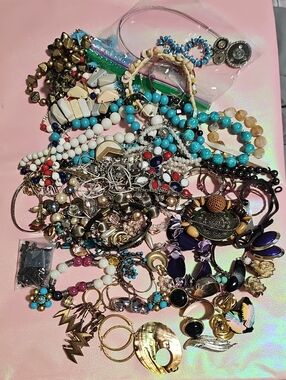 2 Pounds Of Jewlery For Crafting And Rapair Multicolor Beaded & METAL PIECES.